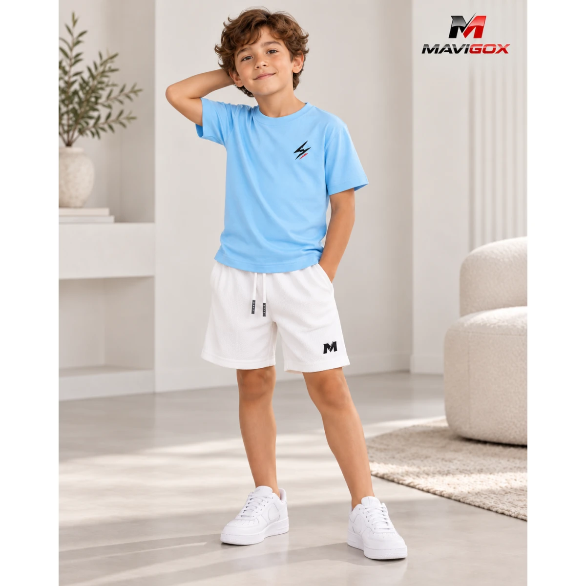 Polo Celeste + Short Blanco